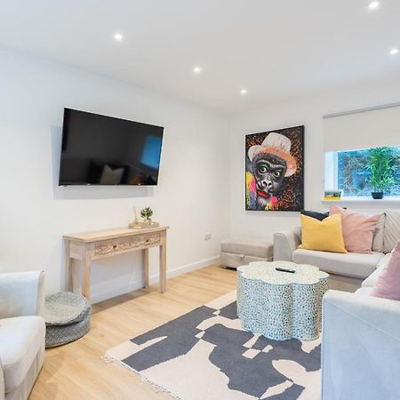 Blairgowrie and Rattray The Pinkish House - 4 Bed Home In The Town Centre מראה חיצוני תמונה