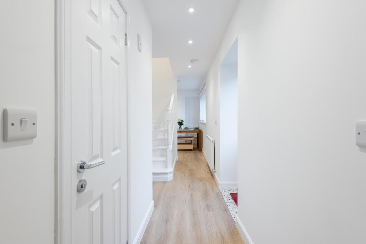 Blairgowrie and Rattray The Pinkish House - 4 Bed Home In The Town Centre מראה חיצוני תמונה