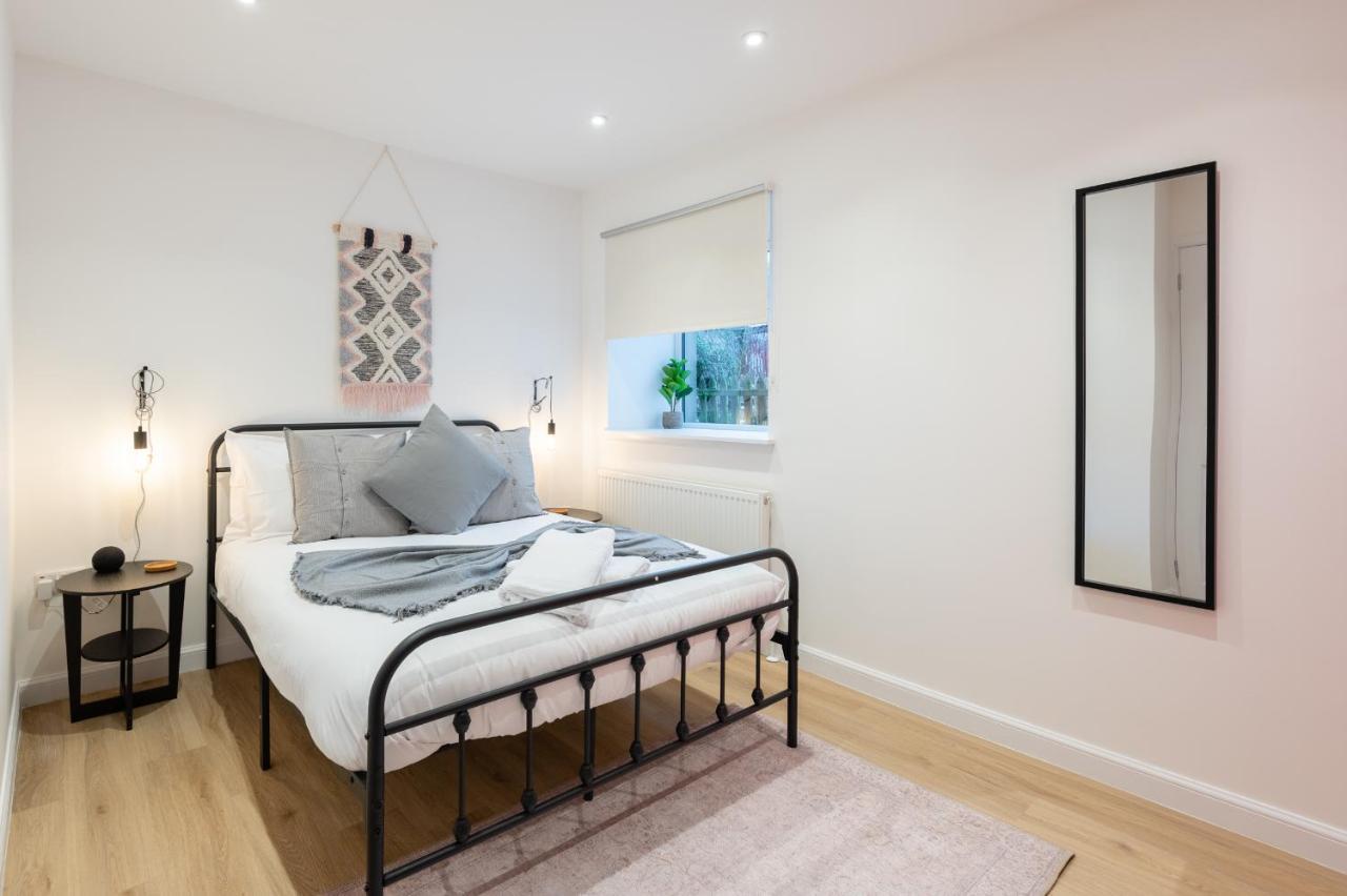 Blairgowrie and Rattray The Pinkish House - 4 Bed Home In The Town Centre מראה חיצוני תמונה