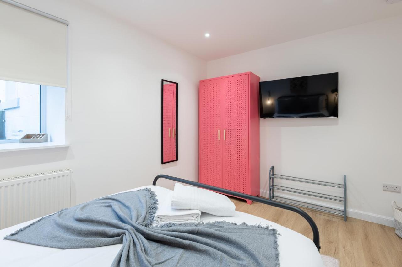 Blairgowrie and Rattray The Pinkish House - 4 Bed Home In The Town Centre מראה חיצוני תמונה