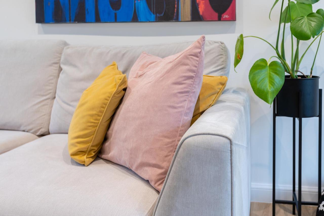 Blairgowrie and Rattray The Pinkish House - 4 Bed Home In The Town Centre מראה חיצוני תמונה