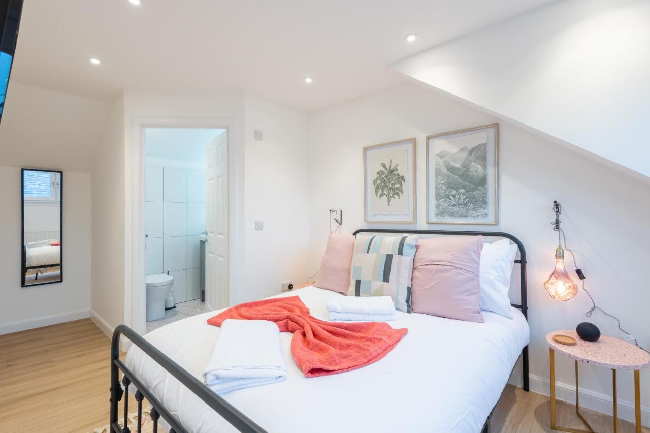 Blairgowrie and Rattray The Pinkish House - 4 Bed Home In The Town Centre מראה חיצוני תמונה